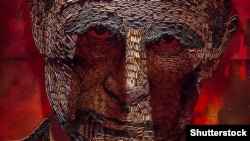 "Лицо войны". Портрет Владимира Путина, выполненный украинской художницей Дарьей Марченко из гильз, привезенных из районов боев в Донбассе