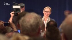 Як партія євроскептиків Німеччини виривається в лідери завдяки «російським німцям» (відео) Як партія євроскептиків Німеччини виривається в лідери завдяки «російським німцям» (відео)