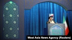 احمد خاتمی، امام جمعه تهران، میگوید ضدانقلاب چهل سال است خمیازه میکشد