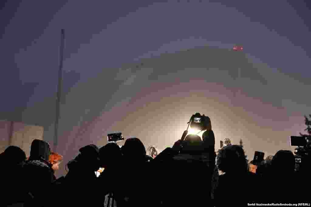 Після російської атаки на ЧАЕС 14 лютого міністерство енергетики України закликало МАГАТЕ (Міжнародне агентство з атомної енергії) «активізувати всі міжнародні зусилля, щоб змусити Росію припинити терористичні атаки на ядерні обʼєкти». Український міністр закордонних справ Андрій Сибіга заявив, що Рада МАГАТЕ розгляне російський удар по саркофагу ЧАЕС на наступному засіданні