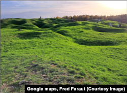 Рельєф понівеченої снарядами землі на Форті Дуомон у «Червоній зоні», Франція