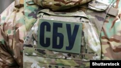 За даними слідства, Подоляка бере участь в інформаційно-психологічних операціях російських спецслужб і регулярно виступає на російському телебаченні