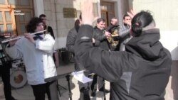 У річницю першого публічного виконання державного гімну українці заспівали його разом (відео) У річницю першого публічного виконання державного гімну українці заспівали його разом (відео)