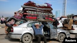 Житель Гази в очікуванні дозволу повернутися додому