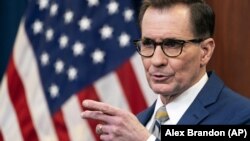 Крім того, відповідаючи на запитання журналістів, речник Пентагону вкотре заявив, що США не посилатимуть своїх військових воювати в Україні