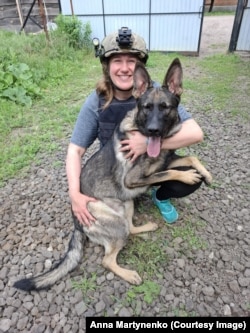 Переселенка бере участь у гуманітарних місіях