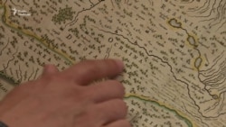 Колишня директорка бібліотеки Радіо Свобода показує старовинні карти України Колишня директорка бібліотеки Радіо Свобода показує старовинні карти України