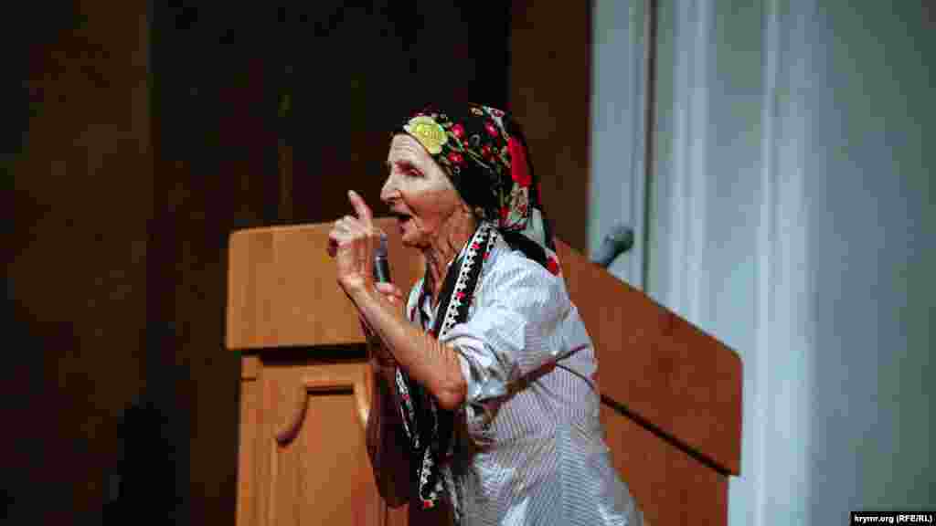 Женщина активно участвовала в различных публичных мероприятиях, митингах и конференциях, не раз приходила к зданию судов в Симферополе, чтобы поддержать крымских татар. В январе 2017 года в доме Веджие Кашка в Белогорском районе прошел поминальный молебен в память Андрея Сахарова