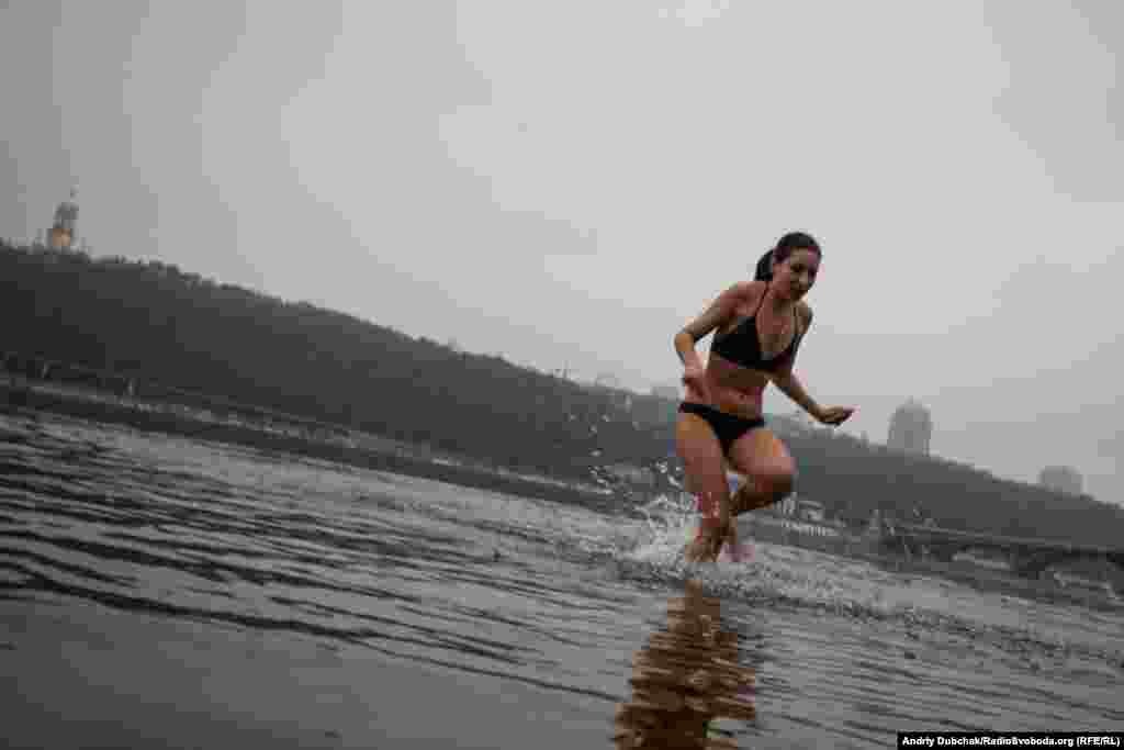 Однак і без криги вода – мокра і холодна  