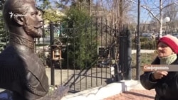 Без води, але з бюстом царя (відео) Без води, але з бюстом царя (відео)