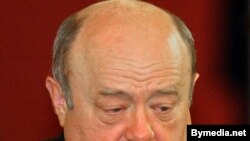 Вслед за президентом Михаил Фрадков обратился к Минфину с заданием поэкспериментировать над бюджетом-2007, чтобы затем ускоренно подготовить предвыборный бюджет-2008