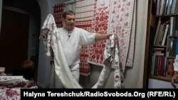 Юрій Мельничук, майстер народного мистецтва з вишивки