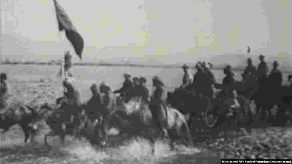 Для иллюстрации новой холодной войны между Западом и Россией составители фестивальной секции "Ежедневная пропаганда" выбрали советский фильм "Сегодня" (1929). Так ли уж отличается путинская пропаганда от сталинской?