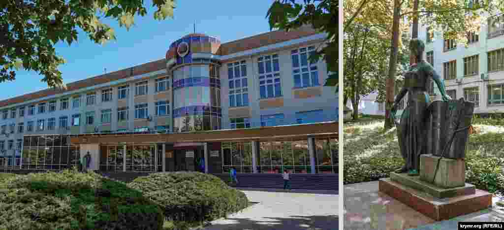 Фасад у главного входа в бывший Симферопольский госуниверситет имени Фрунзе стал более модерным. Сейчас здесь находится «Крымский федеральный университет». До 2014 года в здании функционировал Таврический национальный университет имени Вернадского. Памятник преподавателям и студентам, погибшим в годы Второй мировой войны, теперь теряется среди зелени во внутреннем дворе вуза