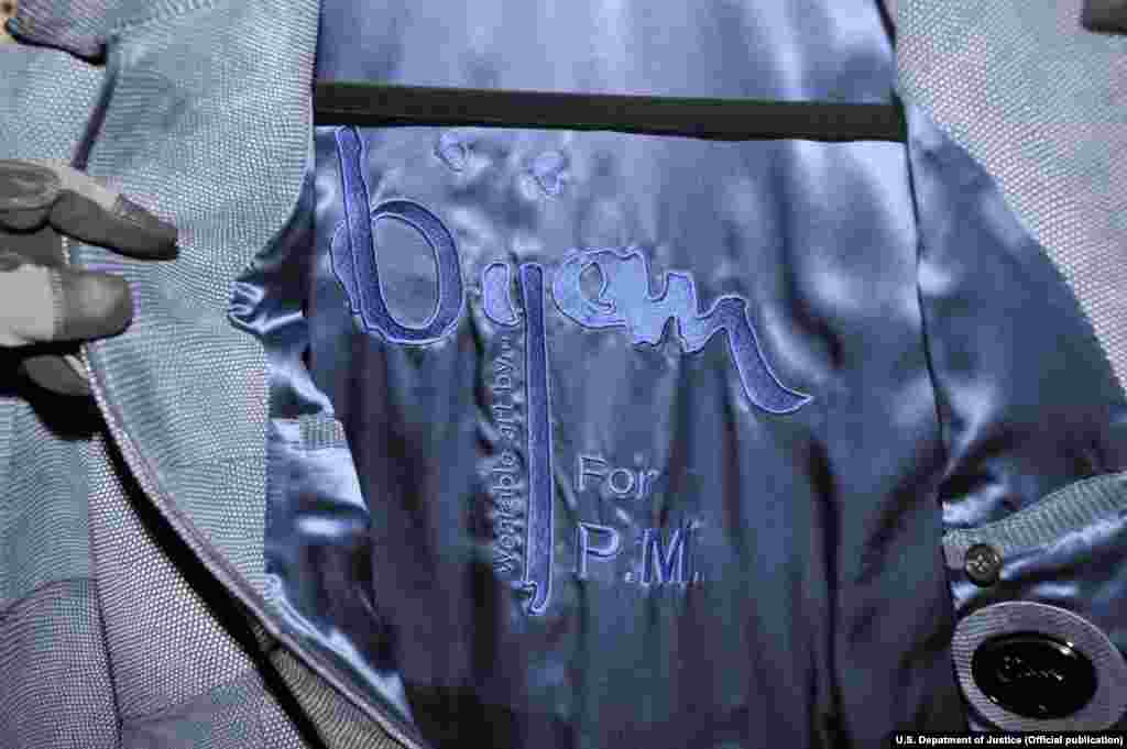 House of Bijan – бренд американського дизайнера іранського походження Біджана Пакзада, одяг якого купували британський принц Чарльз, президент США Барак Обама, засновник Microsoft Біл Гейтс, президент Росії Володимир Путін та інші відомі чоловіки світу