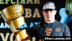 Усик захищатиме звання абсолютного чемпіона світу