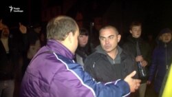 Одесити, що залишилися без світла через негоду, перекривають вулиці міста (відео) Одесити, що залишилися без світла через негоду, перекривають вулиці міста (відео)