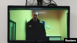 Російський опозиціонер Олексій Навальний на відеозв’язку із виправної колонії у Володимирській області РФ під час слухання в Басманному суді Москви, 26 квітня 2023 року