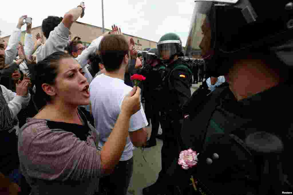 «Жестокость полиции станет вечным позором для испанского государства», – заявил на пресс-конференции президент Женералитата Каталонии Карлес Пучдемон