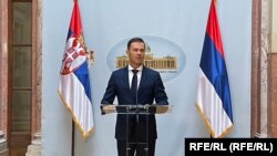 Siniša Mali u obraćanju novinarima povodom "Pandora papira" u holu Skupštine Srbije, 5. oktobar 2021.