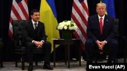 Президент України Володимир Зеленський (ліворуч) і президент США Дональд Трамп. Нью-Йорк, 25 вересня 2019 року