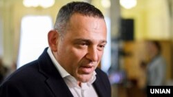 Народний депутат із фракції «Слуга народу» Максим Бужанський в кулуарах Верховної Ради України