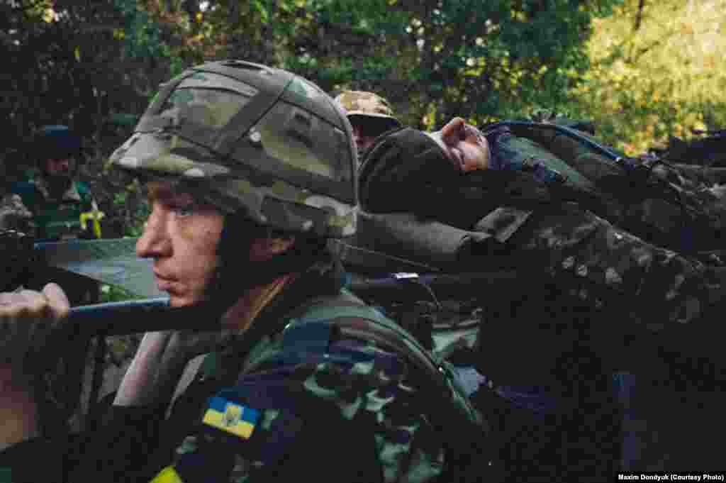 Раненый при штурме Иловайска. 10 августа 2014 года. 
