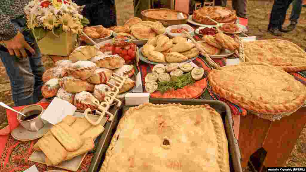 Кубете, караимские пирожки и курабье – традиционные угощения караимов