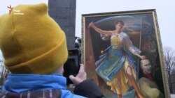 На акцію на підтримку Савченко принесли картину із зображенням «страти» Путіна (відео) На акцію на підтримку Савченко принесли картину із зображенням «страти» Путіна (відео)