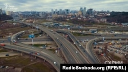 Розв'язка біля Південного мосту в Києві