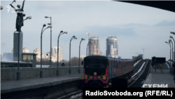 «Укррослізинг» та «Київський метрополітен» підписали додаткову угоду, у якій прив’язали суми виплат до курсу долара