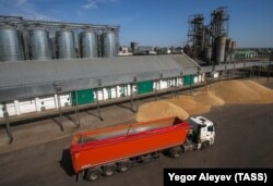 ხორბლისა და მარცვლეულის შესანახი ელევატორი