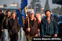 Radnici pješače do Sarajeva, mart 2014.