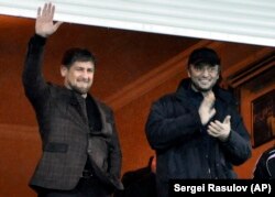 რამზან კადიროვი და სულეიმან ქერიმოვი გროზნოში გამართულ საფეხბურთო მატჩზე. 2011წ.