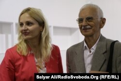 Євген Сверстюк та керівник Української редакції Радіо Свобода Мар'яна Драч на відзначенні 60-річчя Радіо Свобода, 2013 рік