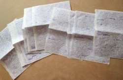 Рукопис майбутньої книжки Станіслава Асеева. Ці записи йому вдалося зробити ще у полоні російських гібридних сил в окупованому Донецьку, а винести їх допоміг танкіст ЗСУ