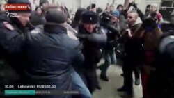 У Москві затримали Навального (відео) У Москві затримали Навального (відео)