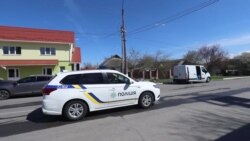 Калинівка - поліцейські через гучномовці закликають людей залишатися вдома через коронавірус Калинівка - поліцейські через гучномовці закликають людей залишатися вдома через коронавірус