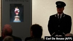 "Яйцо Ротшильда" на торгах в аукционном доме Christie's, 2007 год