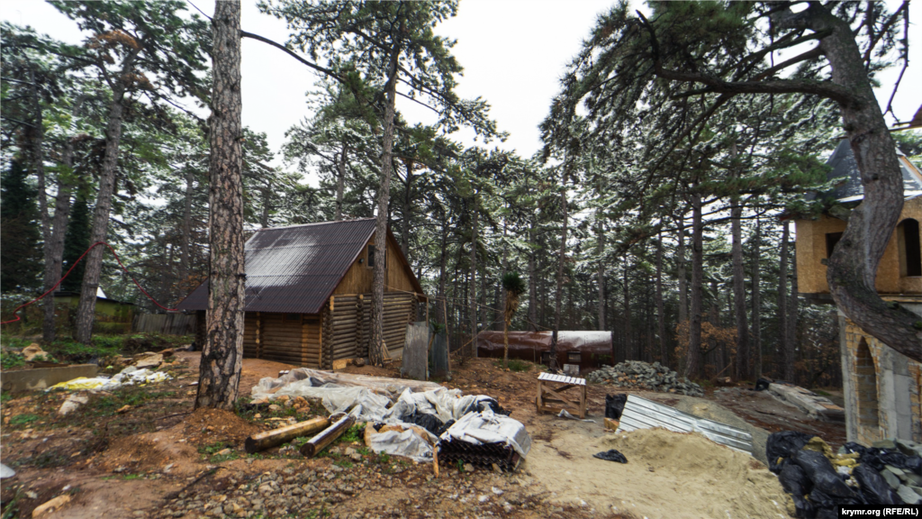 Некоторые «фавелы» еще на стадии строительства 