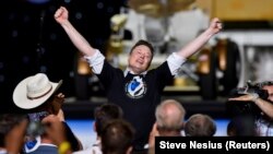 Маск святкує історичний запуск