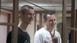 Сенцов і Кольченко в залі суду в Ростові-на-Дону Сенцов і Кольченко в залі суду в Ростові-на-Дону