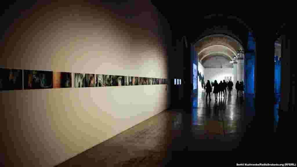 Галереї «Мистецького арсеналу» під час виставки «Горизонт подій»