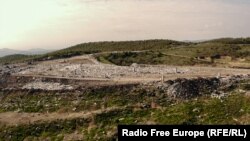 Javna deponija u blizini Gnjilana na istoku Kosova
