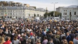 Лицом к событию. Улица хочет заставить Кремль отступить Лицом к событию. Улица хочет заставить Кремль отступить