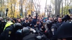 Сутички активістів з поліцією в Одесі Сутички активістів з поліцією в Одесі