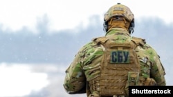 За даними СБУ, українців депортують в ультимативній формі, погрожуючи зброєю та забираючи документи