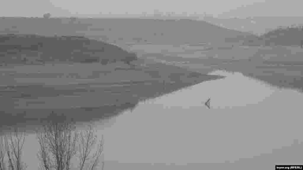 Осенью 2015 начало мелеть Белогорское водохранилище. Местные жители сообщали, что уровень воды в водохранилище впервые за многие годы опустился намного ниже основания плотины, а вблизи водоема уже появился стойкий запах разлагающихся пресноводных моллюсков, оказавшихся на суше