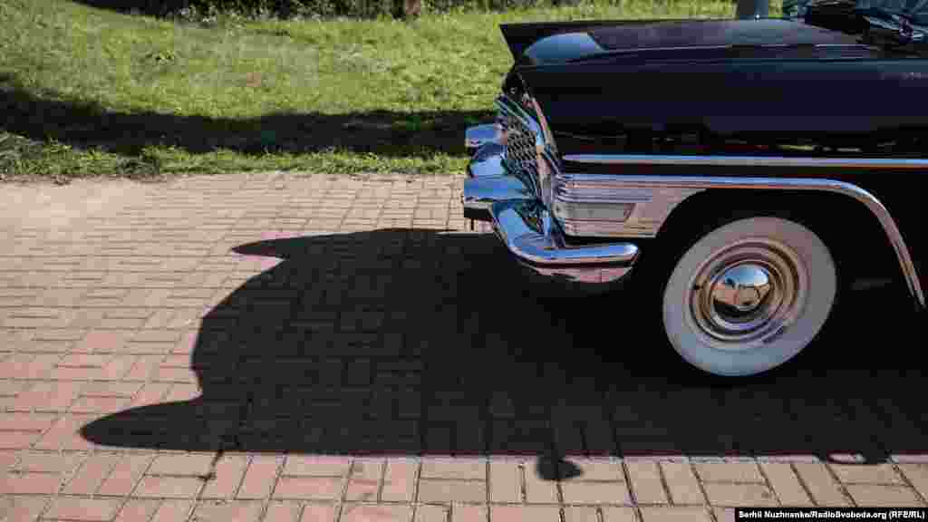 Радянська «Чайка» майже готова бути бетмобілем