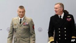 Тьєррі Бурхар (ліворуч) і Тоні Радакін, архівне фото